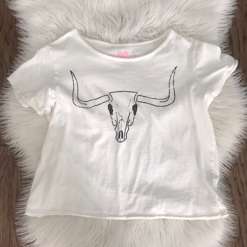 Off the shoulder longhorn skull tee